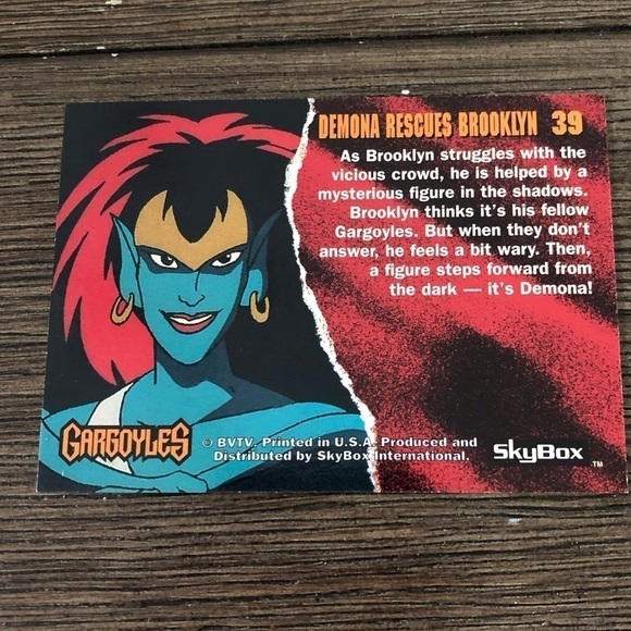 Vintage 1995 Gargoyles trading card: Demona Rescues Brooklyn #39 - Picture 2 of 2
